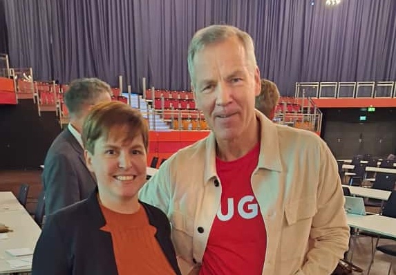 Jaa Gäbert mit einem Kollegen beim Landwirtschaftstag Müster